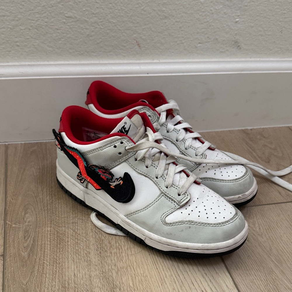 Nike White and Red Low-Top Sneakers